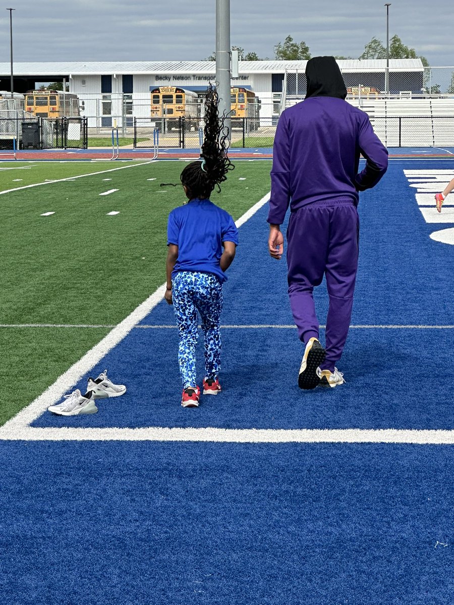 Gary_Troy2's tweet photo. Introducing Triniti Reign Raymond, the future Dawg 🐶. She confidently emulates her big brother's ( @ThrowerJayden )every move I'm a firm believer that iron sharpens iron. This was our Sunday mile She crossed the finish line in 8:48 a solid time for a sprinter. #itsafamilyaffair https://t.co/jMLLVFgckV