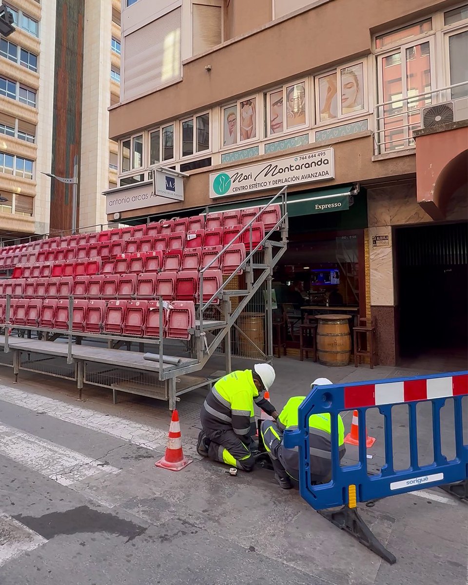 aguasdelorca's tweet photo. ¡Comienza la preparación de imbornales! 👏

En Aguas de Lorca ya estamos manos a la obra con los trabajos de limpieza y protección de más de 110 imbornales de cara a Semana Santa.  ☺️

Para ayudar a que el agua pase en caso de lluvia y garantizar un buen drenaje estas fechas. 💧 https://t.co/4tttv5zIjO