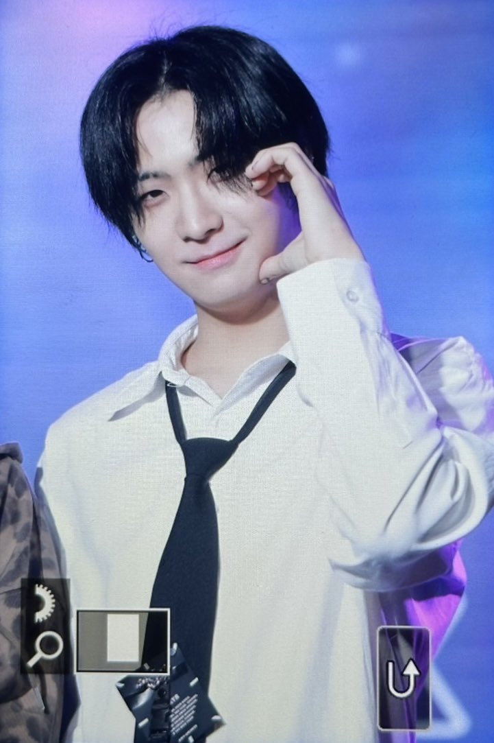 250408

Photo by @blanc_ntx225님

#NTX #엔티엑스 #RAWHYUN #로현<a href="/NTX_OFFICIAL_/">NTX</a>