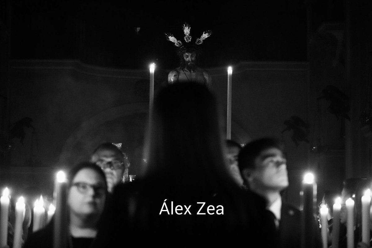 alexzeaphoto's tweet photo. Traslado claustral del Cristo  de la Humildad en la Basílica de la Victoria a la que han acudido un gran número de hermanos en un ambiente de gran recogimiento.
#SemanaSanta2025 https://t.co/D4LLRNXapY