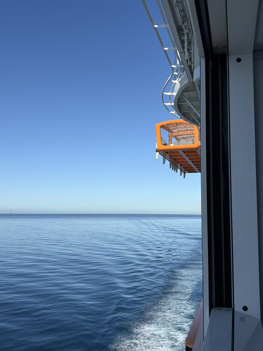 ktsimtravelcan1's tweet photo. Celebrity Apex seminar at sea. Learning tons while loving this amazing ship. Awesome staff, great food, modern ship that feels intimate. #celebritycanada #CelebrityCA #seminaratsea #celebrityapex #Travel #traveltrade https://t.co/D5TNicv4y3