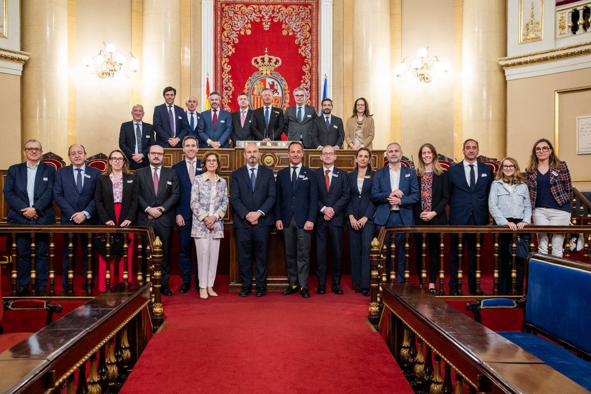 Senadoesp's tweet photo. El presidente del Senado, Pedro Rollán, ha recibido a una delegación de la Cámara de Comercio Franco-Española @LachambreEsp

🏛️Posteriormente, la delegación ha seguido el Pleno del Senado desde la tribuna de público

🖼️ https://t.co/S6YFze0Yd4
📰 https://t.co/1g0ztZMFRn https://t.co/49hbaK0ARe