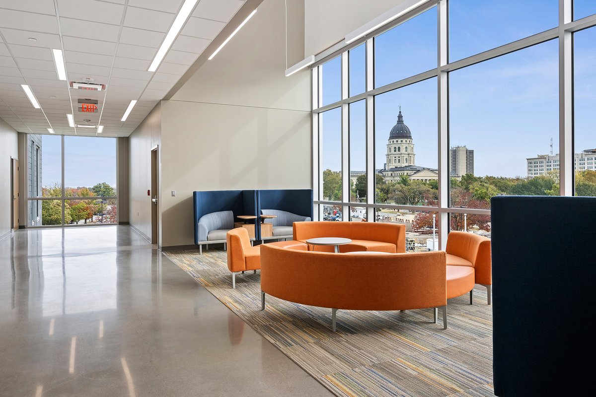 Big things are happening in Topeka, KS! 🔬🎉 The State of Kansas recently celebrated the grand opening of the new Kansas Health and Environment Lab—a groundbreaking facility set to elevate public health and environmental research. <a href="/ClarkEnersen/">Clark & Enersen</a> hubs.li/Q03dpJQS0