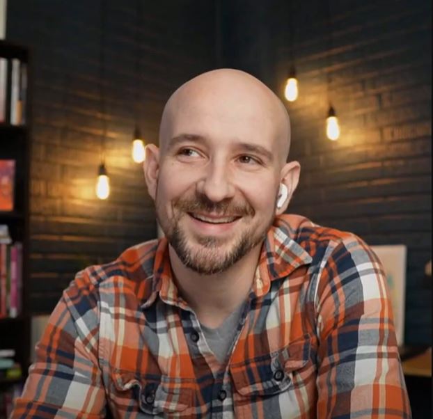 A client at work recently emailed me after a conference call to ask how my video looked so clean and crisp. Want to know the secret? - It's LIGHTING. Regardless of the camera you use, your lighting is SO important to video. Check out the brand I like - <a href="/GVMLEDglobal/">GVMLED</a> . Use coupon