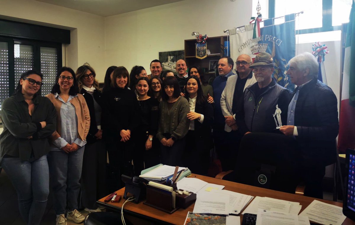 ana_web's tweet image. Firmata la convenzione per l’edificio polifunzionale di #Preci 🔗 lalpino.net/2025/04/08/fir… via @lalpino.net #alpini #associazionenazionalealpini #umbria #opereperilcentroitalia #solidarietà