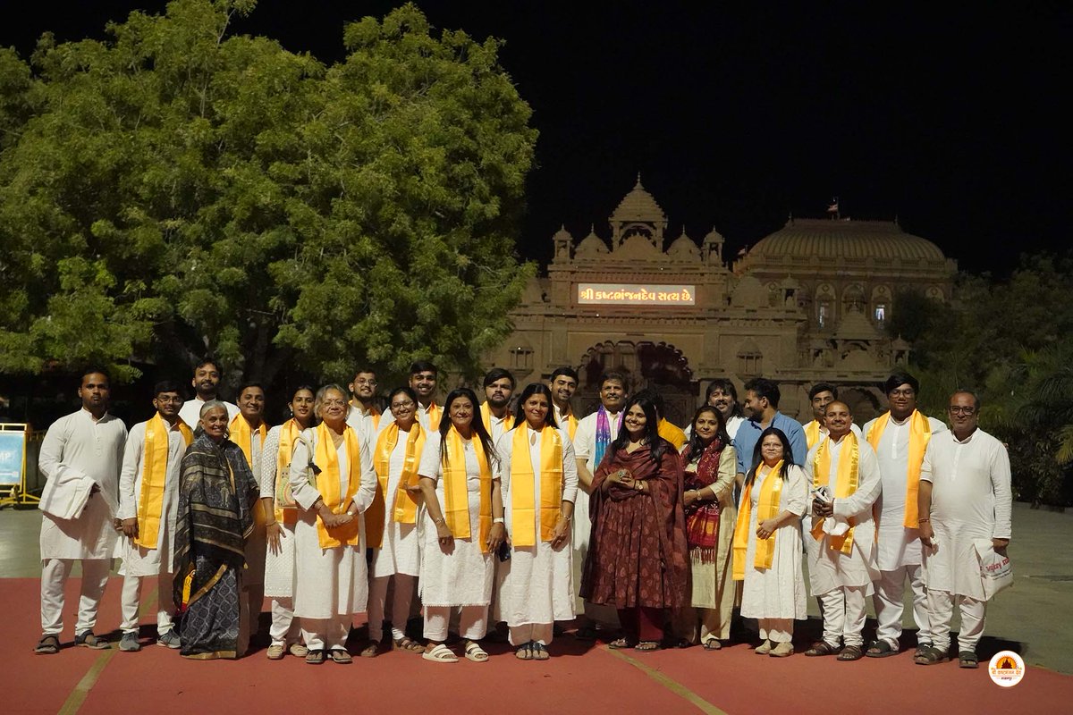 kashtbhanjandev's tweet image. Sangeet sandhya 07-04-2025
Shri kashtbhanjandev hanumanji Maharaj Salangpur dham.
salangpurhanumanji.org
શ્રી કષ્ટભંજનદેવના લાઈવ તથા ફોટો દર્શન કરવા માટે આજે જ એપ્સ ડાઉનલોડ કરો.
play.google.com/store/apps/det…
#Sangeet #sandhya 
🚩 જય શ્રી રામ🚩