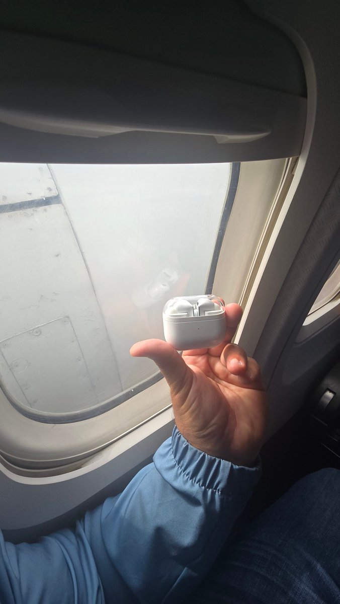 Good job <a href="/Samsung/">Samsung Electronics</a> for the #buds noise cancelation I give you 8.5/10 with jet turbine.. needs to improve battery levels and more noise cancelation stability.  However, thank God I have those on this short flight and this window seat..