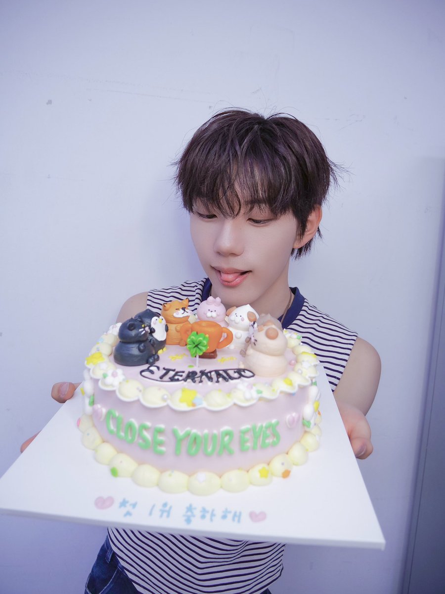클로저 밖에 없다고 한다..😘😘😘

#서경배 #SEOKYOUNGBAE
#CLOSEYOUREYES #클로즈유어아이즈
#클유아 #CYE