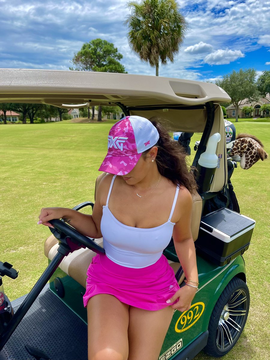 hannahbleiner's tweet photo. In honor of Masters week, I’m posting a new golf picture every day 💕 https://t.co/MlzmzVgiQr