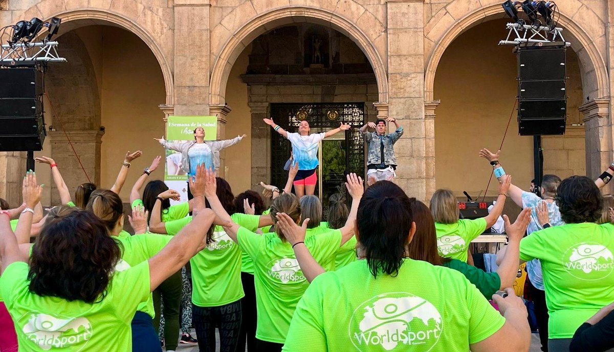 noticies_d's tweet image. SETMANA DE LA SALUT// Més de 100 persones participen en la classe de zumba de la I Setmana de la Salut celebrada en la plaça Major de Castelló
noticiesdigitals.com/mes-de-100-per…
#setmanadelasalut #Castelló @AjuntCastello #noticies