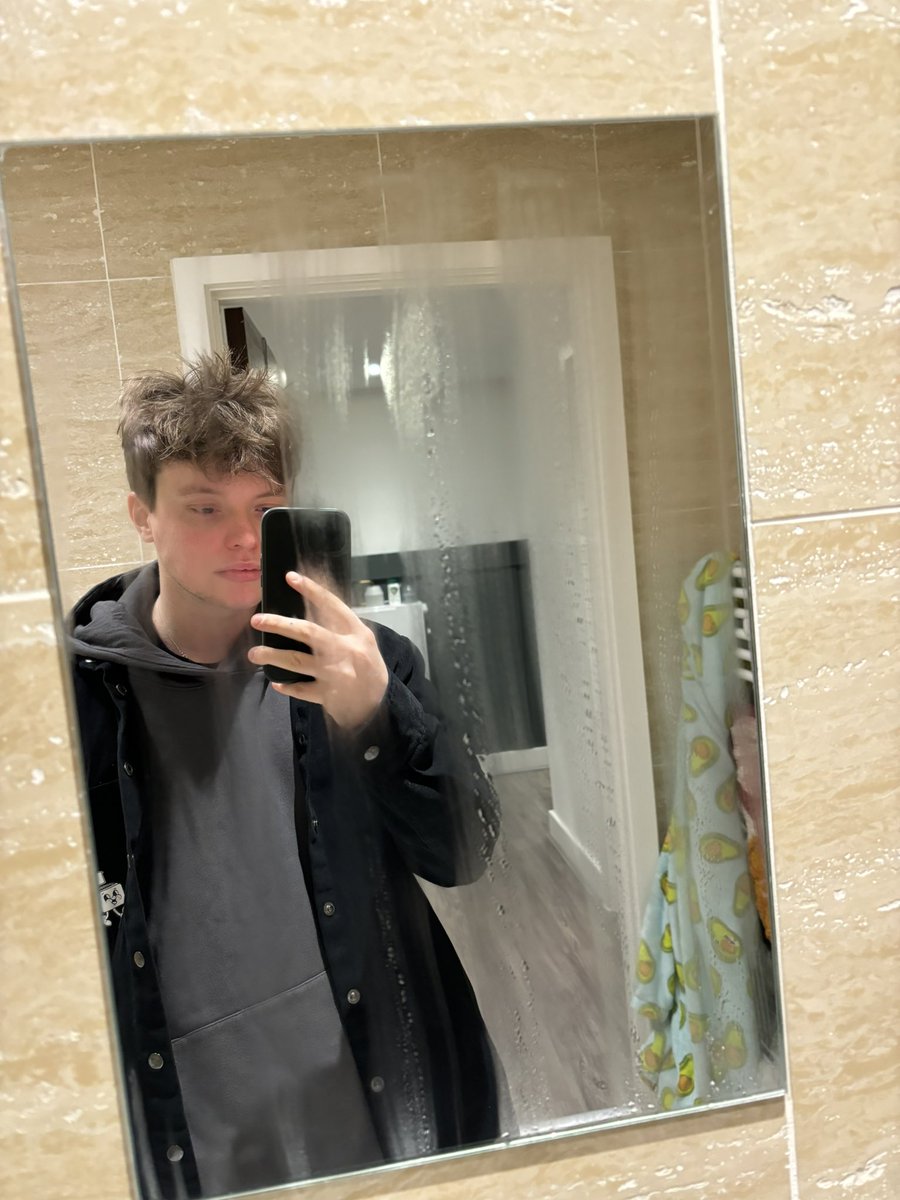 floppybiscopi's tweet photo. Stream starting today at 6pm GMT, come say hi over at https://t.co/xKKfnFNbid. We @16Tog92201 are exploring our modded Minecraft world! https://t.co/KOcTNyIxox