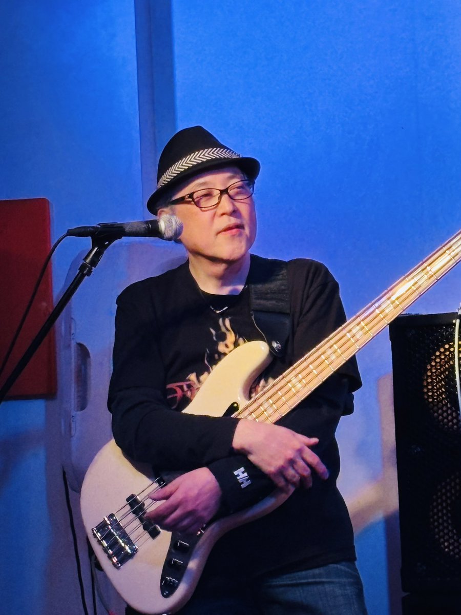 beckyli_inferno's tweet image. 渋谷で聖飢魔IIの小教典受け取った後は西早稲田へ❗️FireAttackライブで激アツに盛り上がり‼️✨さらに終演後、石川さんに小教典にサインを頂く✍️石川さんいわく「この顔のとこに5名分、口描いて遊べるよ」😈🤣🤣🤣
#石川俊介 #FireAttack #聖飢魔II