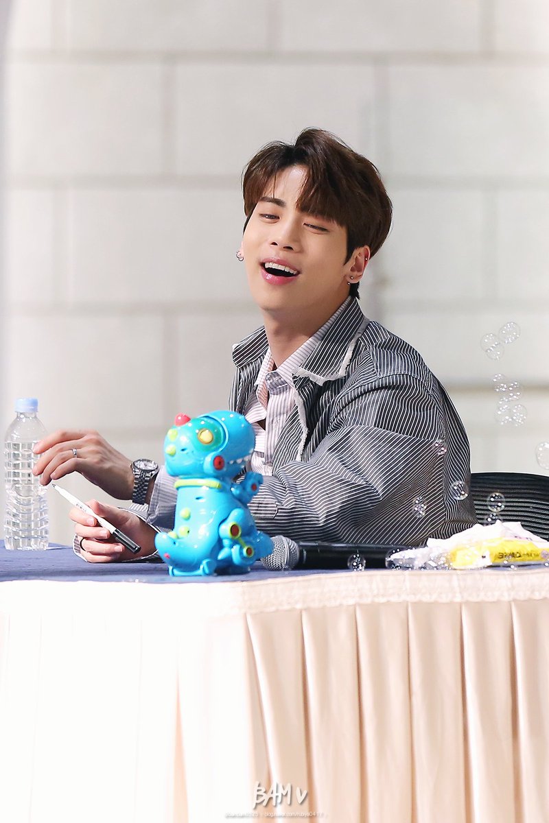 ชนว.SHINee Thailand tweet media