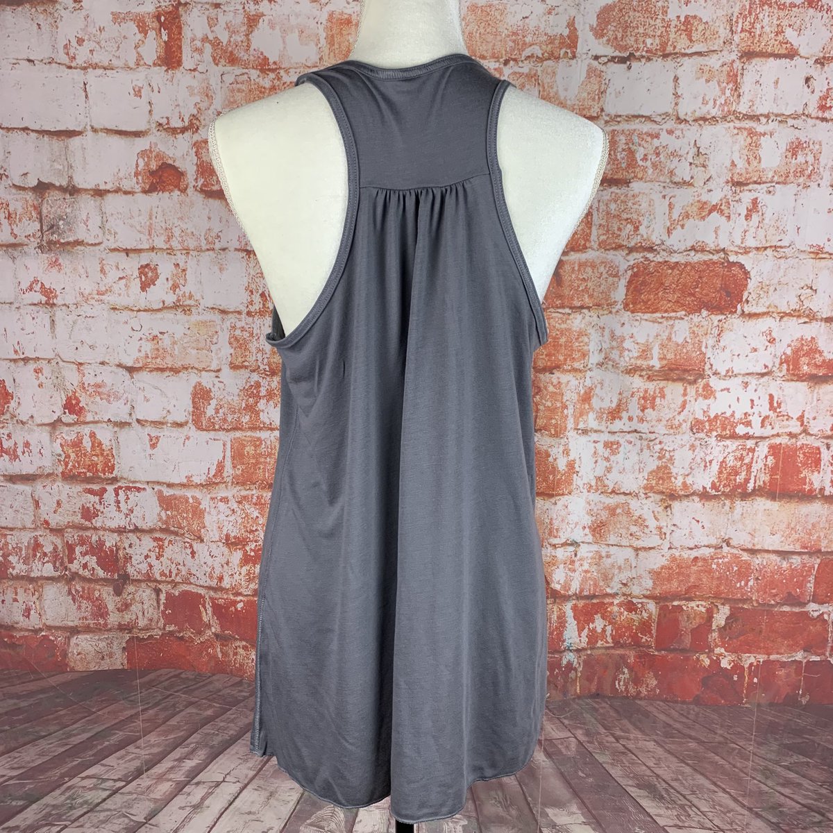 Dress comfy this April with our new tanks! Only found on the PT Apparel online shop. -Design by Miri

pinktopia.xyz/cherry-blossom…