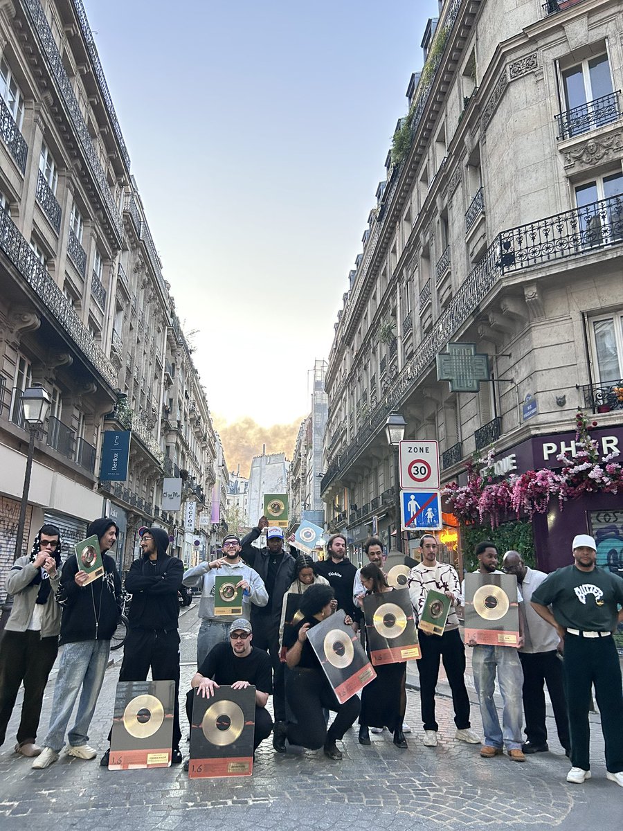 senpaikatchy's tweet photo. Bcp d’amour d’eau fraîche mais pas d’amnesia on fume pas ces bêtises https://t.co/dzNy23cdtR