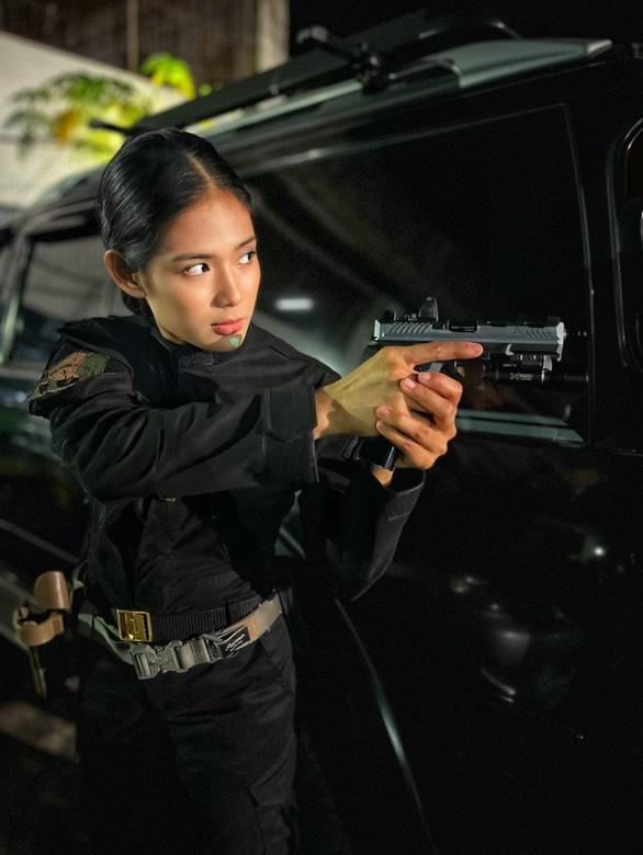 MarySyNimu's tweet image. Congrats my girl @meDEVONSERON  for this dream role! #devonseron #BeyondCallOfDuty