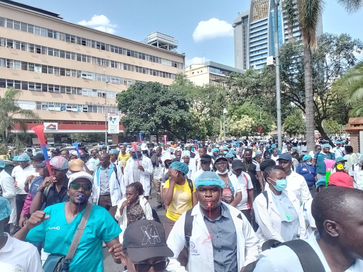 UHCWorkers_KE's tweet photo. #PayGratuity4UHCstaff
#AbsorbUHCstaff
#PNP4UHCstaff
@MOH_Kenya 
@HonAdenDuale 
UHC staff desrve better https://t.co/s4zEG7tMt4