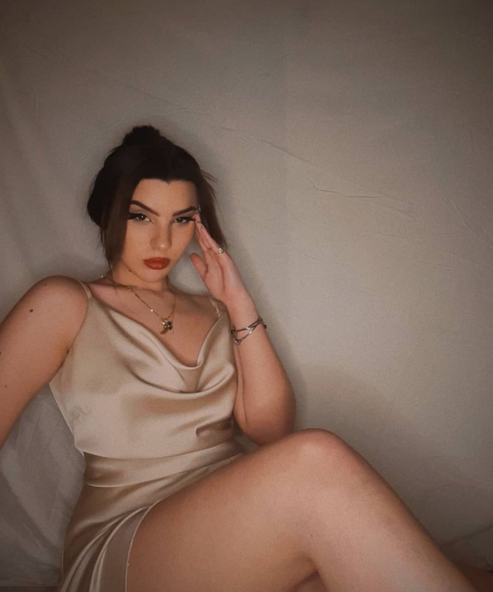 marnat_21's tweet photo. Non potevi desiderare miglior punto di vista…👀
Ne sei dipendente 🤯
Ormai la tua mente é fottuta 💥e nemmeno hai visto ancora cosa ho in serbo per te in chat 💬

🫵🤤
SBAVA.
#mistress #miss #goddess #feet #moneyslaves #adorefeet #padrona #miss #cashqueen https://t.co/NSBqcUVBUW