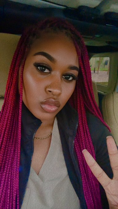 Watch Poison Ivy 🥀's leaked NSFW photo on TwXstars