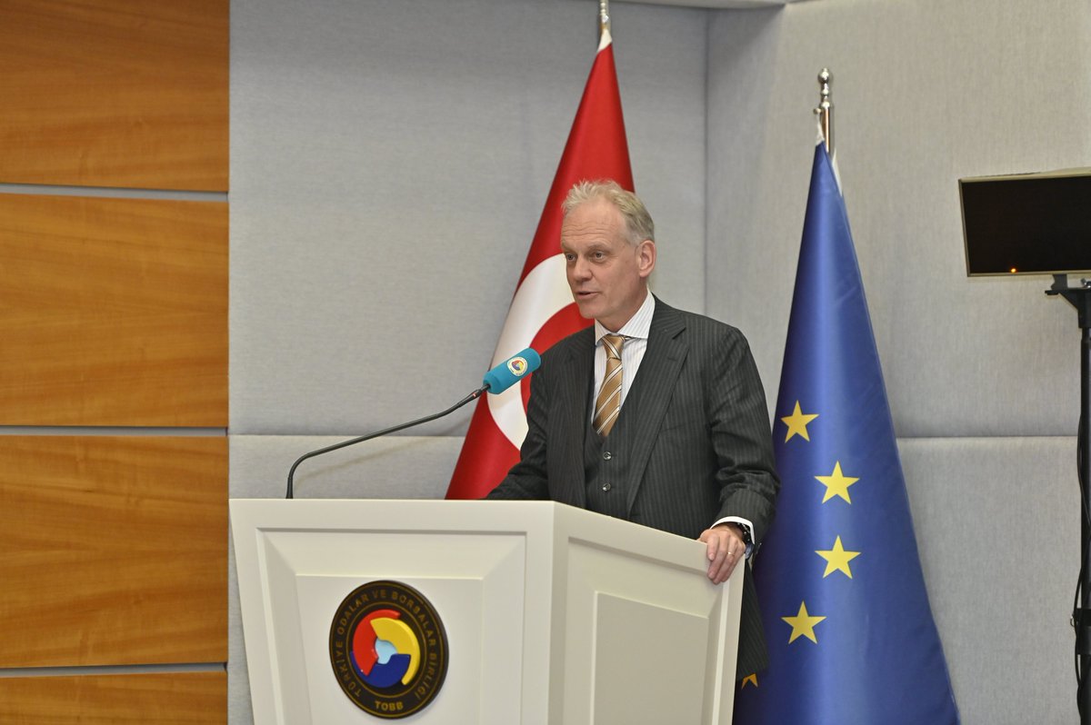 Over 80 participants attended the Türkiye Investment Forum #TIF2025. In his closing remarks, <a href="/eu_enlargement_/">EU Enlargement & Eastern Neighbourhood 🇪🇺</a> DG <a href="/GertJanEU/">Gert Jan Koopman</a> stressed the importance of strengthening collaboration between public &amp; private sectors towards #greentransition, #connectivity &amp; access to finance.
