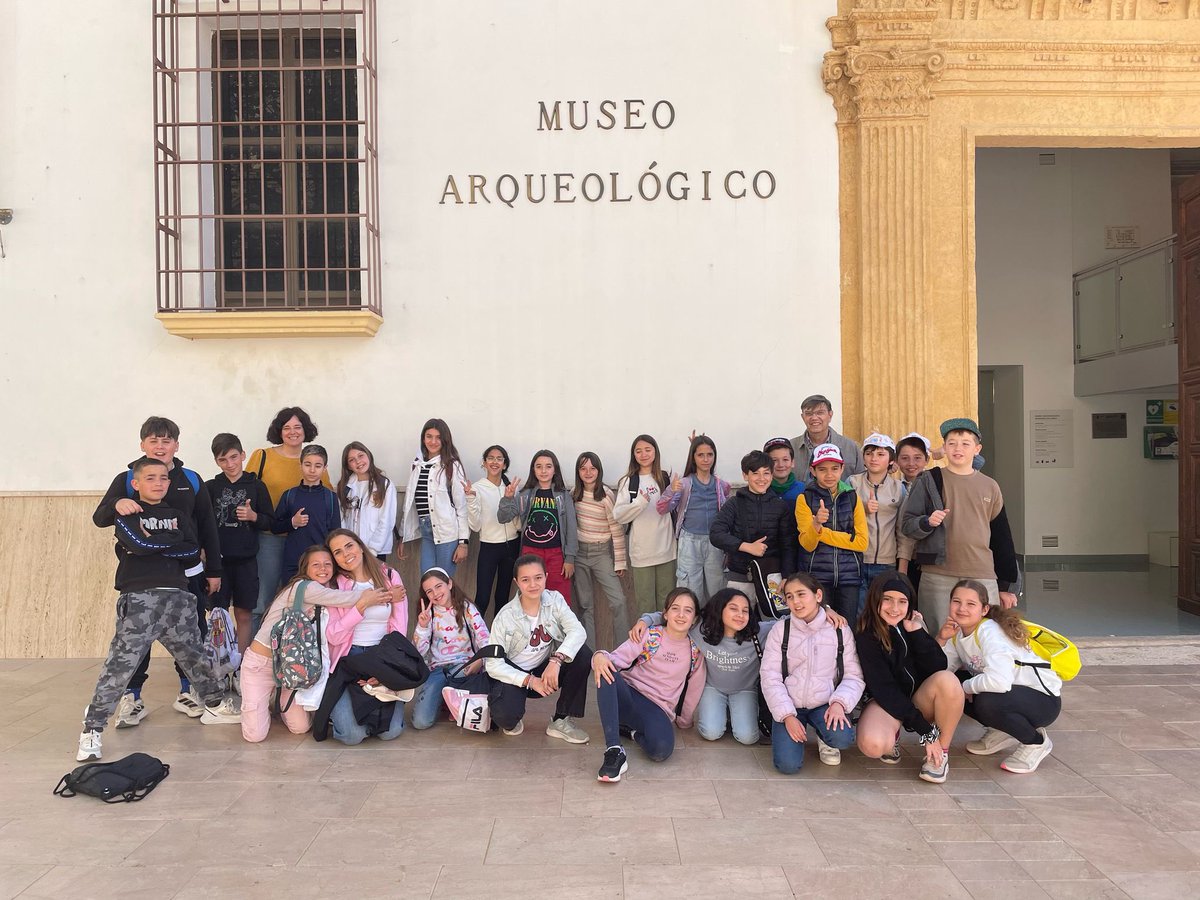 CEIP_AnaCaicedo's tweet image. 🏰🕌MUSEO ARQUEOLÓGICO🕌🏰

El alumnado de 5º ha estado esta mañana en el Museo Arqueológico aprendiendo sobre la Lorca medieval.

#CEIPAnaCaicedo
#LorcaMedieval    
#QueNoTeLoCuenten