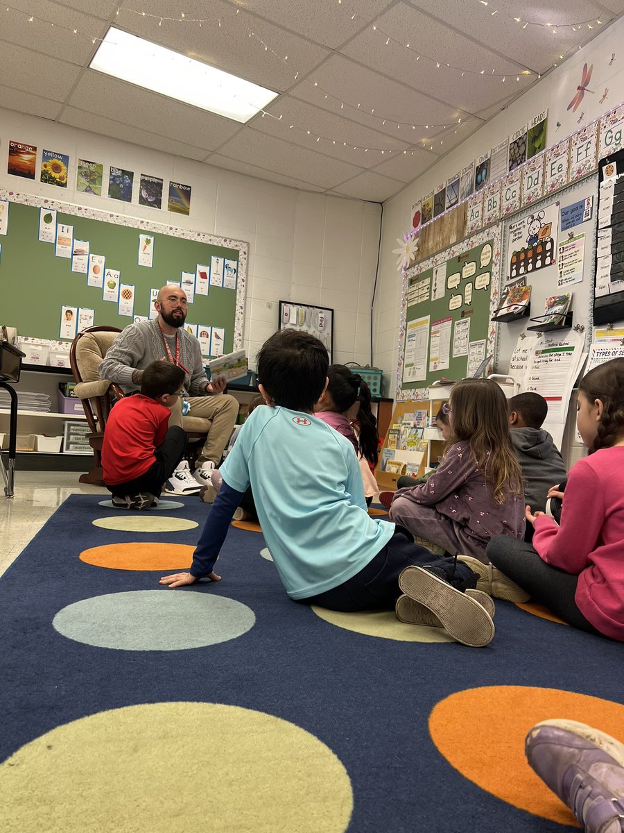 Reviewing the Zones of Regulation with Mr. Ortega at Circle Center Grade School. Starting this Tuesday off right! <a href="/115ccgs/">Circle Center Grade School</a>