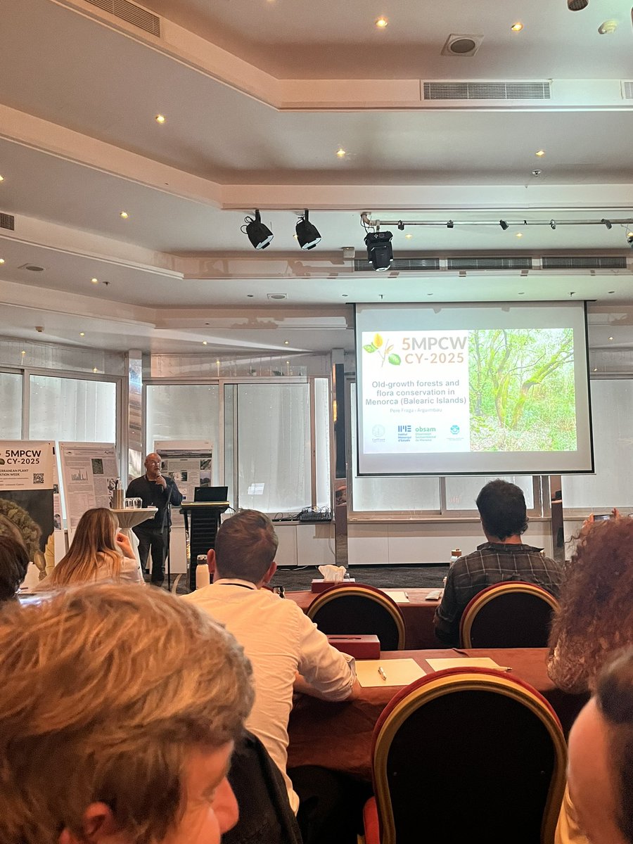 MarimurtraJardi's tweet photo. Pere Fraga, conservador botànic de Marimurtra ens parla sobre els boscos i la conservació de flora de Menorca a la ‘5th Mediterranean Plant Conservation Week’, a Xipre. #5MPCW https://t.co/Uc7qhB4P3H