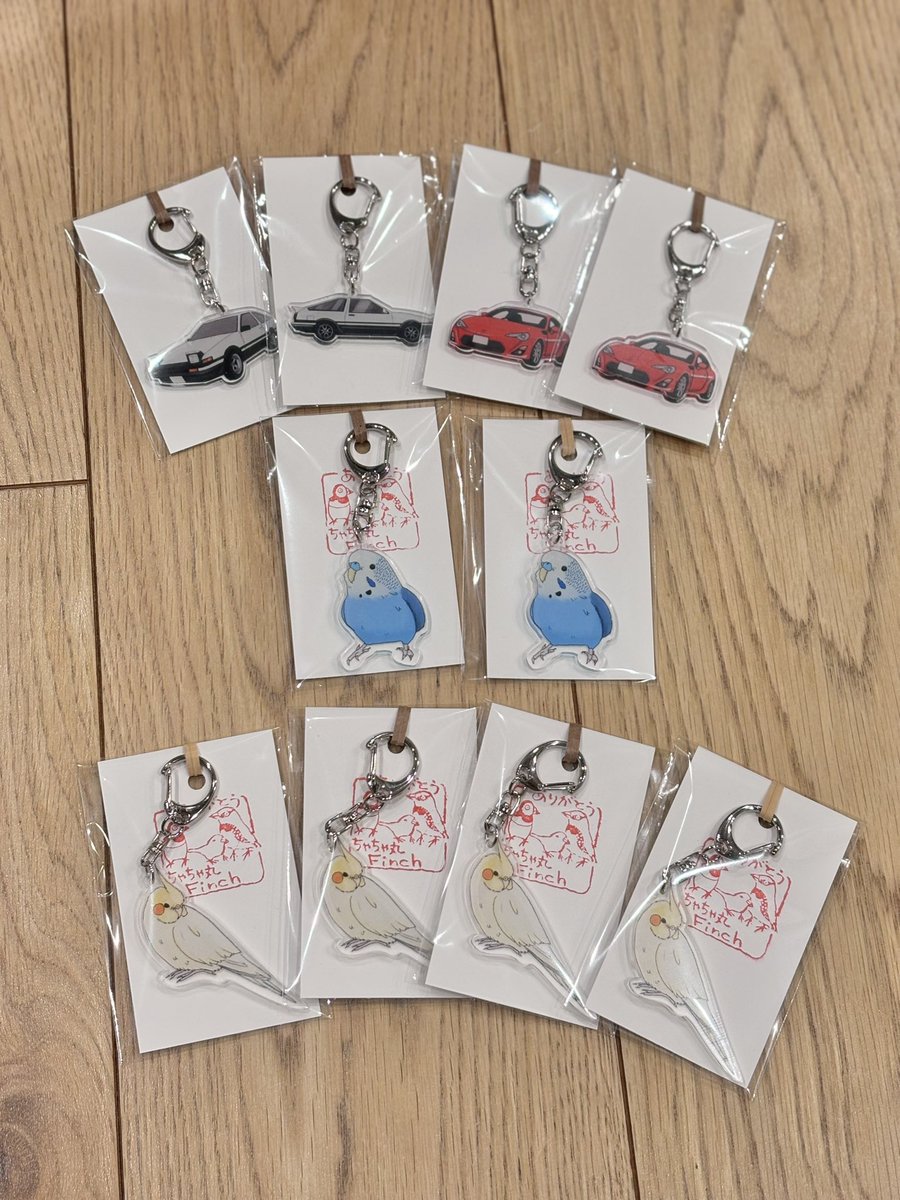 chachamarufinch's tweet photo. 在庫です〜♪
✉️メッセージいただければアクリルキーホルダー、販売できます🙇‍♀️
よろしくお願い致します🙇‍♀️
保護シール剥がせばピッカピカ✨

#ダイヤモンドフィンチ
#コキンチョウ
#セキセイインコ
#オカメインコ
#白文鳥
#AE86
#ZN86
#トレノ https://t.co/73hIn88NLa