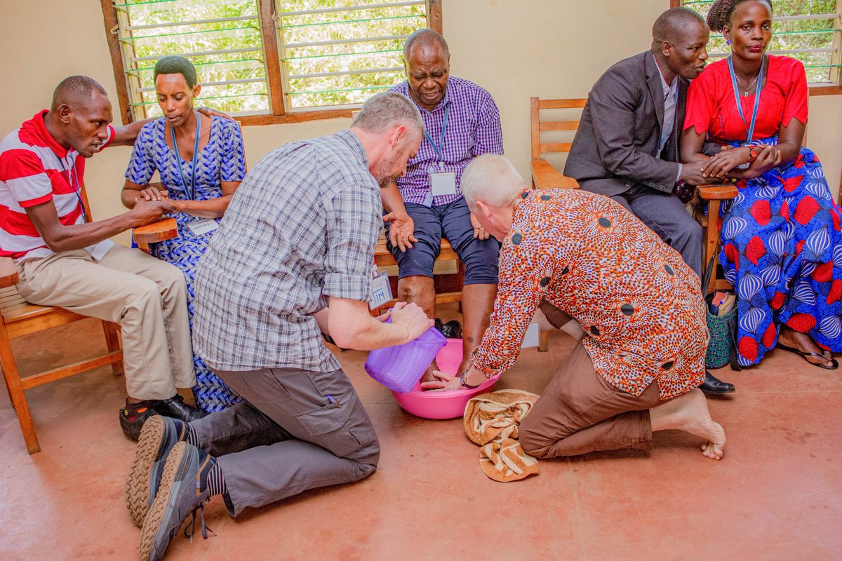 PilgrimCenterUG's tweet photo. Humility and service, symbolized in a simple act. 
#PilgrimCenterforReconciliation #FootWashing
 #ServantLeadership https://t.co/TEd1oR6a61