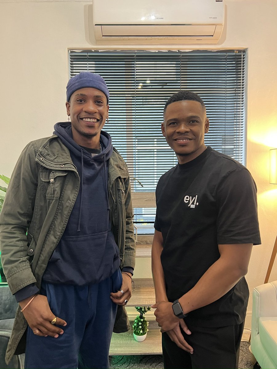 EngineerYLPod's tweet photo. Latest episode of #EngineerYourLife has a heartwarming growth conversation with @Sipha_lee
Wisdom nuggets galore! Sipha Lee is such a cool gent! 🫂
Lungelo wears IMPILO shirt: https://t.co/KbafOypPlk
🎙️ https://t.co/W8LYuVhoZs https://t.co/cRwtUNHGwb