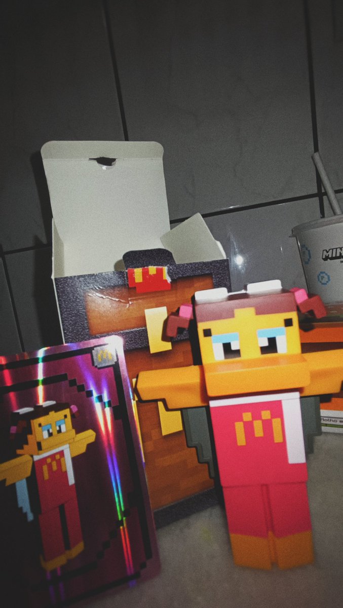 yukilly_'s tweet photo. QUE TAL ESSES ELITROS ❓❓❓
#minecraft #minecraftmovie #McDonalds https://t.co/12yTqlK1Nj