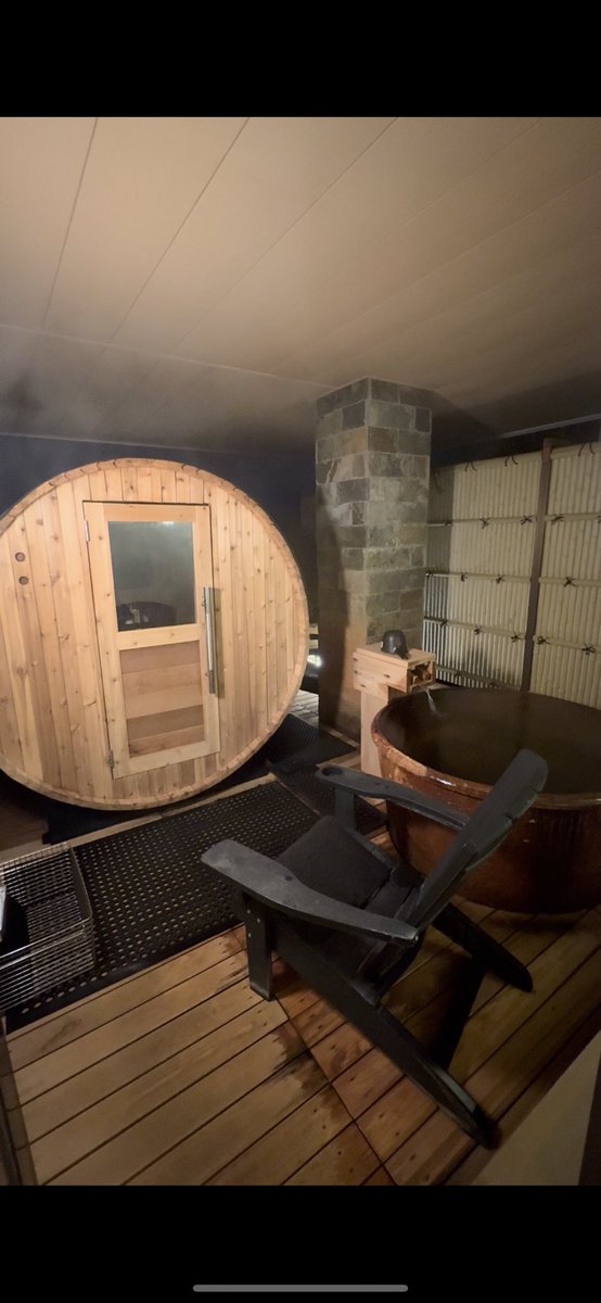 whale_sauna's tweet photo. 貸切サウナも最高すぎて感動した、、、

源泉か��流しの内湯、セルフロウリュのバレルサウナ、支笏湖の水かけ流しの水風呂、絶景支笏湖ビュー外気浴。

贅沢な時間を噛み締めました🥲♨️

#支笏湖 #丸駒温泉旅館 #丸の湯 #貸切サウナ #北海道 https://t.co/fDjgzFWmfE