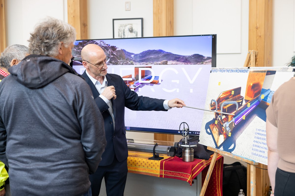 Medicine Hat College tweet media