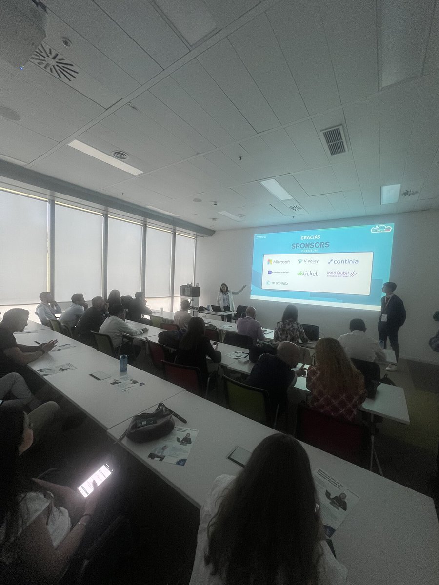 BCDayES's tweet photo. Últimas sesiones de una increíble jornada de #BusinessCentral ¡No te las pierdas! 👏🏼

📍Sala Continia (Santiago Dexeus)
👉🏼 Tu plan ganador de Business Central: Estrategia y rentabilidad
🗣️ Maholy Martínez

#BusinessCentralDay #BCDayES #DirectionsSpanish #CommunityBCDay https://t.co/rEJjb0xFCk