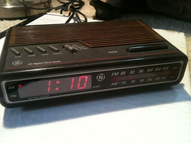 Un hilo que te transporta directo al pasado.

Te traerá nostalgias y recuerdos 👇

1. El despertador que todos teníamos en casa