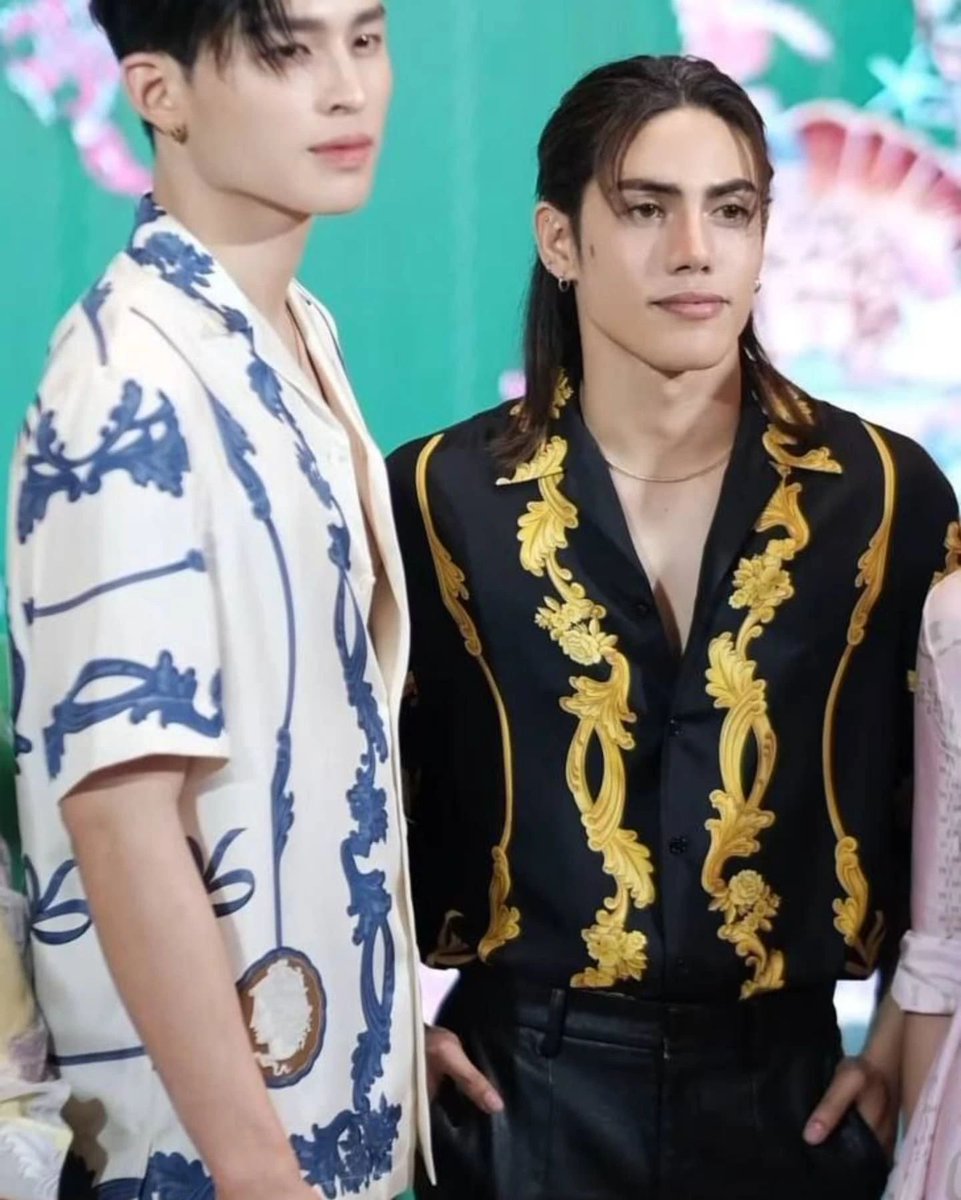 BoysLoveInsider's tweet photo. SB19โs Pond and Stell turned heads at the Versace Eros Energy launch in Milan/Philippines โ proving why theyโre the perfect faces for luxury
๐๏ธ#VersaceErosEnergy Now infused with PondStell charm
#PondNaravit #PondPhuwin #ppnaravit #SB19 #PondStell #VersaceAmbassador #SEAPride https://t.co/yBIsRxvLkQ