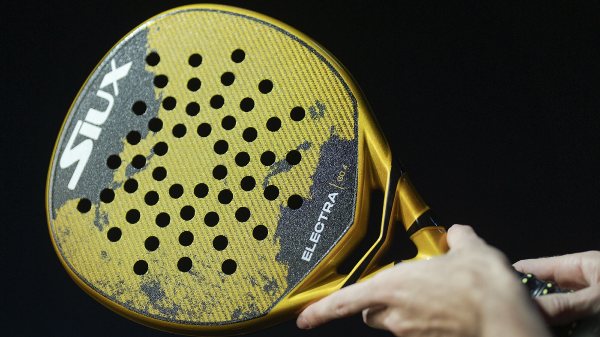 Siuxpadel_es's tweet photo. ⚡️ Empieza fuerte, juega fácil. La nueva ELECTRA GO 4 lo tiene todo para dar tus primeros pasos con estilo y potencia.👉 https://t.co/DBStHxCmu9
#TeamSiux #siuxpadel #padel #siux #electrago4 https://t.co/Mgn7ehXKtv
