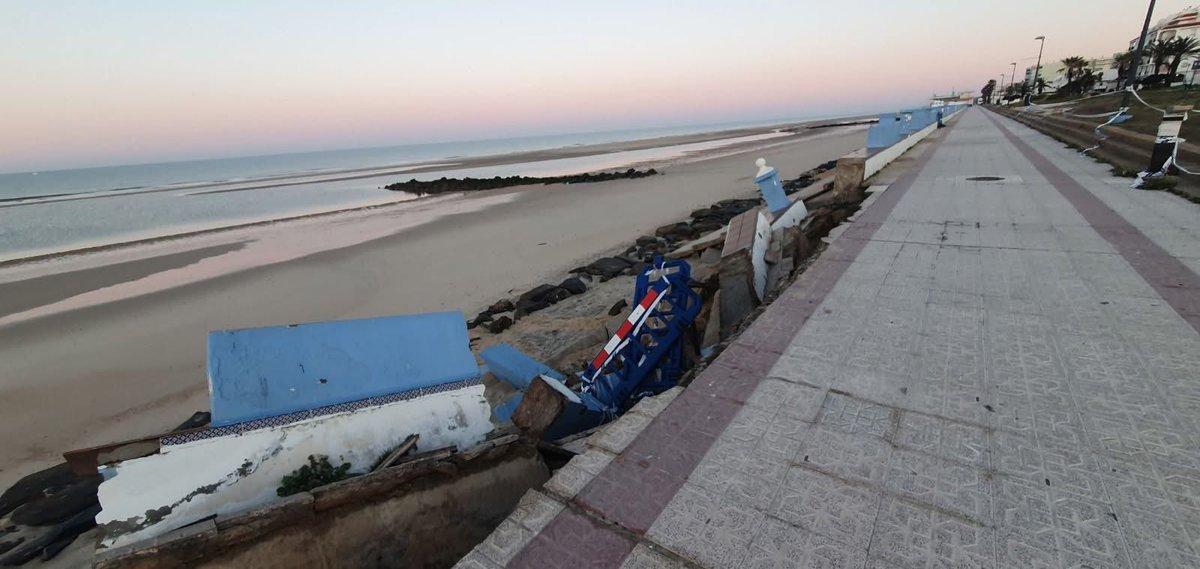 Este comunicado lo sube el partido de oposición almonteño <a href="/MdCalmonte/">Mesa de Convergencia Almonte</a> a las RRSS acerca del estado actual de nuestra playa y que comparto con vosotros para conocer vuestras impresiones.

¿Qué opinan de ello? 
#Matalascañas
<a href="/Ayto_Almonte/">Ayuntamiento de Almonte</a>