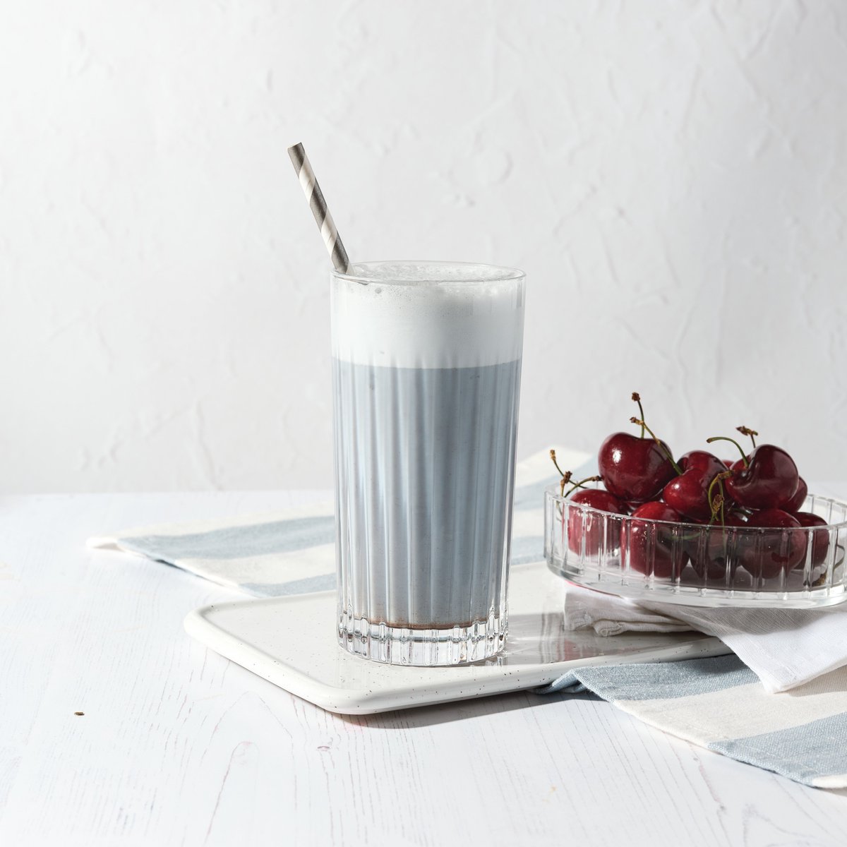 sweetrev_uk's tweet photo. Is it... Iced Latte season?? Finally? 😍

Our Organic Superfood Latte blends make the perfect morning refreshment. With superfoods and spices, they are delicious blended with cold milk/mylk and poured over ice!

Head to the link in our bio to shop! 🛍️ https://t.co/VAJcxOlmTA