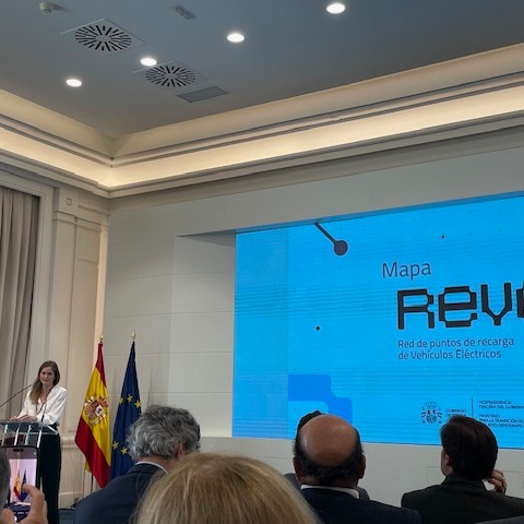 _ASEME's tweet photo. 🔌 ASEME, presente en la presentación del #MapaREVE del @mitecogob, que permitirá consultar +25.600 puntos de recarga en tiempo real. Un paso clave hacia una movilidad eléctrica más transparente y accesible.
Más info: https://t.co/wNz1NbbI38
#MovilidadEléctrica #ASEME https://t.co/LveWLWnOwL