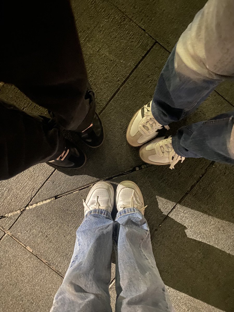 weixity's tweet photo. finally met the Singaporeans after four years https://t.co/mZkfNCfw91