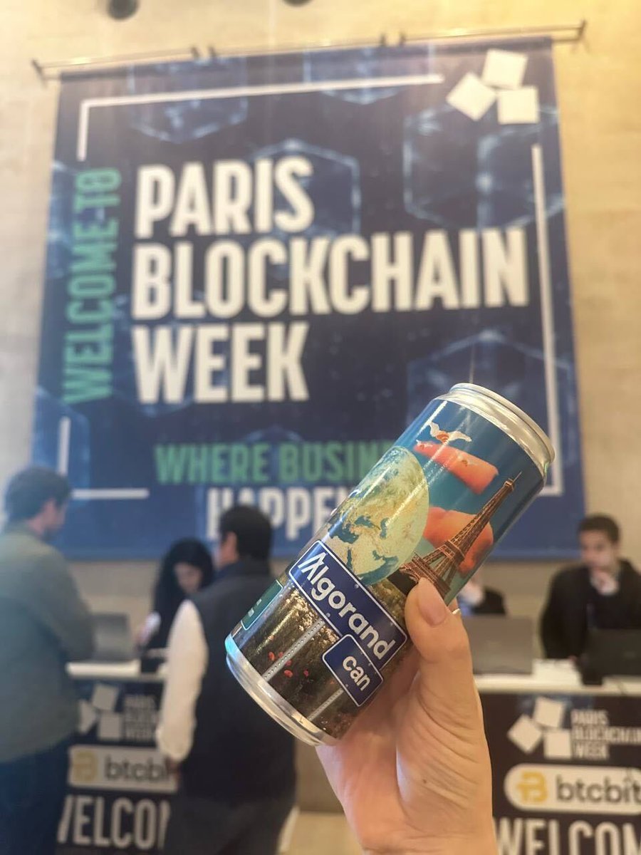 AlgoFoundation's tweet photo. It’s a hot day in Paris, and attendees at @ParisBlockWeek are cooling off with Algorand Cans 🥫

The perfect moment to kick back and ask:

 👉 https://t.co/BuwW3492Ht https://t.co/XN5BIMCF5o