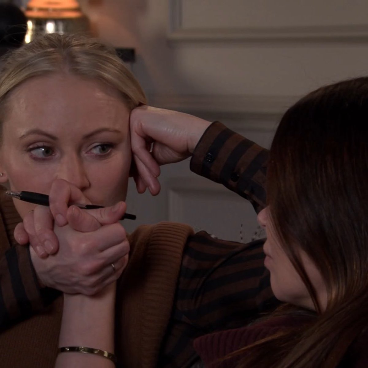 LanaKlaineSWEN's tweet photo. “and, truthfully, isn't it an amazing thing for your mum to have found a love like the one she has with carla?”

This line is so powerful Carla and Lisa have healed and helped each other in ways they could only dream of! #Swarla #Corrie https://t.co/lEIdQMxGgY