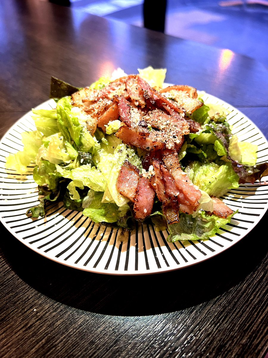 narimasu_tomys's tweet photo. こんばんは

お客様のリクエストが大変多かったので
はじめてみましたょ⁉️

『Tomy’sサラダ』

でーす♪
是非ご賞味あれ〜〜😆

#Tomys
#トミーズ成増
#板橋区
#成増駅 
#成増パスタ
#バル
#居酒屋
#新メニュー
#サラダ
#Tomysサラダ https://t.co/KwJPHB5khO