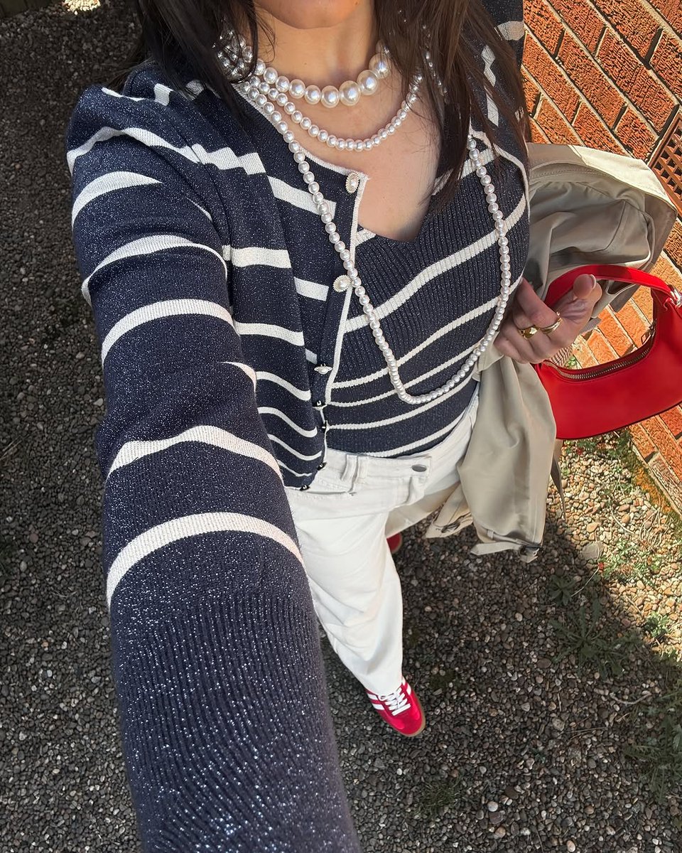 yumi_london's tweet image. Breezy essentials designed for warm city strolls☀️
@iqraaqadirkhan
Discover spring must-haves from our cropped trench jacket to cardigans. 

#loveyumi #springessentials #croppedjacket #metalliccardigan #cardigan #styleinspo #hotweatherfashion #onlineshopping #springfashion #ootd