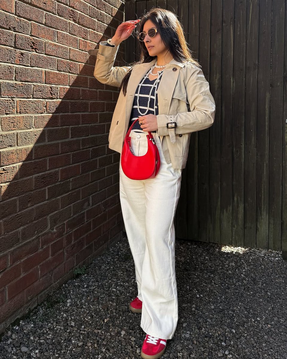 yumi_london's tweet image. Breezy essentials designed for warm city strolls☀️
@iqraaqadirkhan
Discover spring must-haves from our cropped trench jacket to cardigans. 

#loveyumi #springessentials #croppedjacket #metalliccardigan #cardigan #styleinspo #hotweatherfashion #onlineshopping #springfashion #ootd