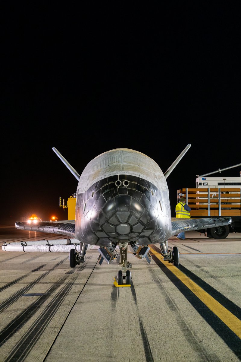 BoeingSpace's tweet image. As space becomes increasingly dynamic, innovative platforms like X-37B are informing how to navigate the future.
During its seventh mission, the autonomous spaceplane completed an aerobraking maneuver, changing its distance from Earth using minimal fuel while avoiding 1.7…