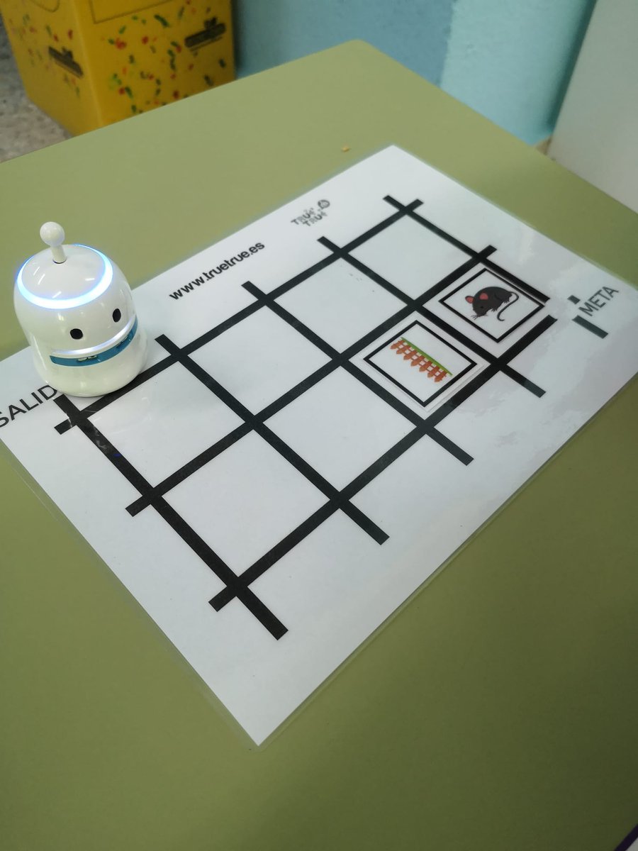 Seguimos haciendo disfrutar a nuestros alumnos/as con el robot True True.

Esta mañana ha tocado visitar a los pequeñines del CEIP Gerardo Diego de Leganés.

¡Lo hemos disfrutado mucho!

#codigoescuela4_0_madrid #if_cmadrid
