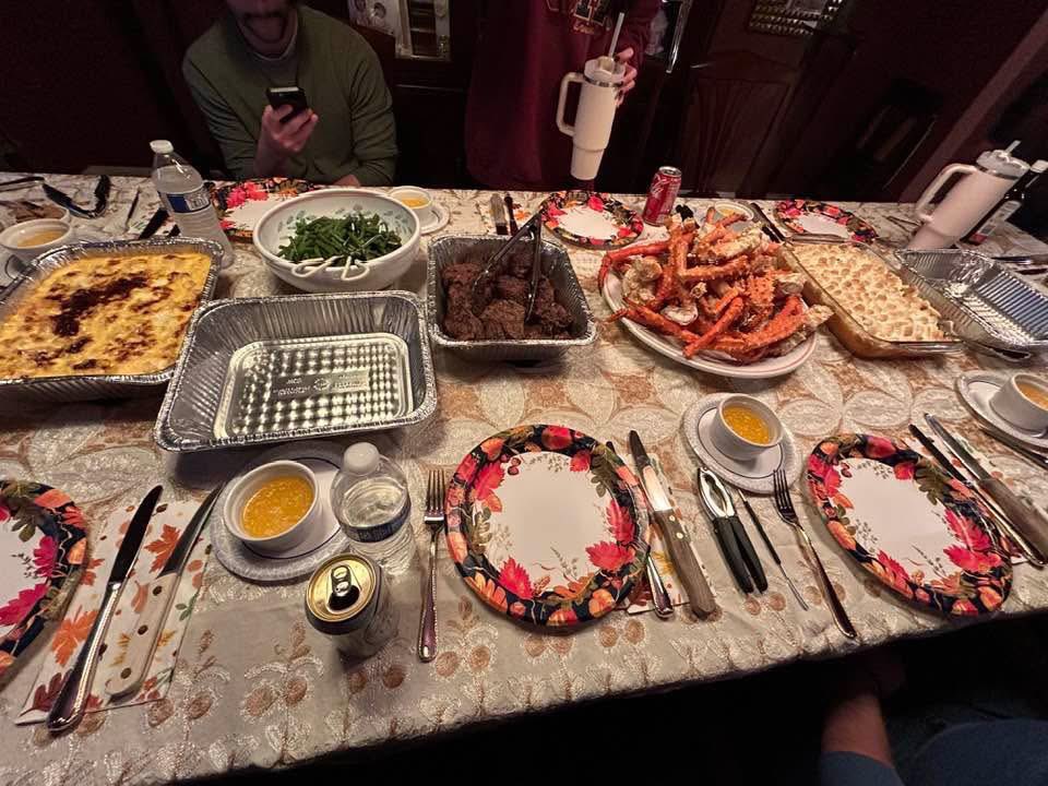 bootyz24's tweet image. #thenine Thanksgiving! We spend all morning in downtown Detroit at the family venue (Garden Bowl) and then go home to continue the fun with all 20 of us 🧡🍁🍂