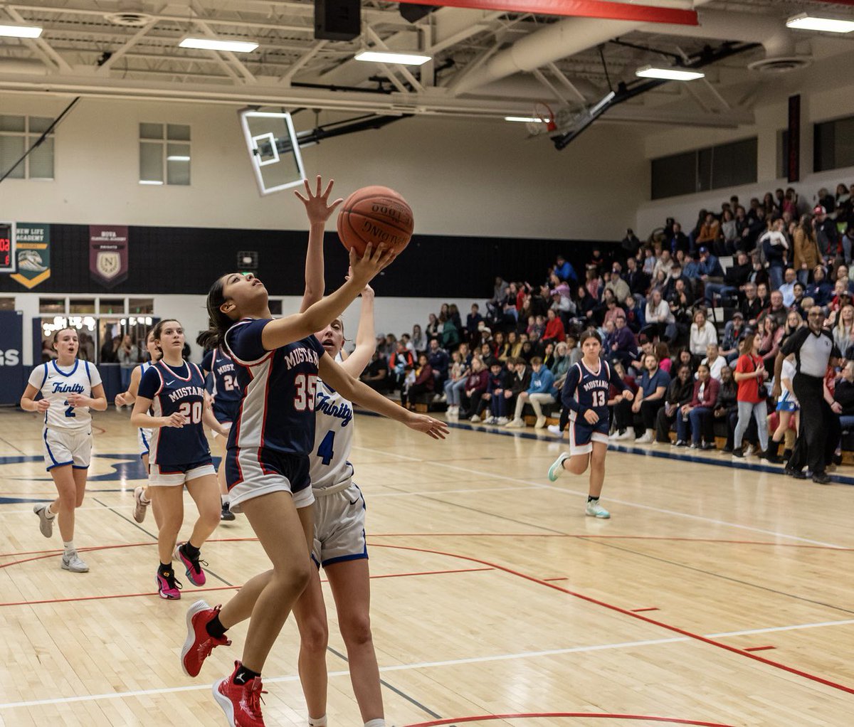 SarahOquist's tweet photo. 1st year of varsity-as an 8th grader:
🏀1st varsity basket: left, buzzer-beater layup
🏀87% from free throw line
🏀Enough steals to earn highlight reel
🏀Defensive award from captains
🏀Never missed practice
🏀Earned varsity letter
@MiaMcFadden2029 is just getting started! https://t.co/PHiV2Zcrqw